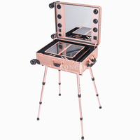 Valise de Maquillage Professionnelle Géométrique Grande Taille à Roulettes avec Lumières LED et Couvercle, Construction en Aluminium Durable – Nouveauté Tendance
