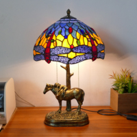 Lampe de chevet de style européen avec abat-jour en verre coloré en forme de libellule et de fleur, lampe de bureau décorative pour chambre à coucher, salon, bureau