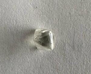 Diamante Natural Suelto en Bruto, Corte Cojín, Certificado, Color Fantasía Vívido, para Joyería, de Lord Krishna Diamond - Product Image 2