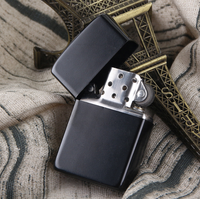 Briquet à essence coupe-vent en alliage de zinc avec logo personnalisable, idéal pour les cadeaux promotionnels (vente en gros)