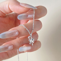 Collier pendentif nœud papillon 3D plaqué or 18 carats hypoallergénique pour femme, chaîne délicate en forme de ruban, vente en gros