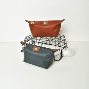 กระเป๋าเดินทางกระเป๋าหนังแกะแบบนุ่มมีซิปลายนูนโลโก้โลหะ - Product Image 6