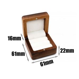 Boîte à bagues en bois de noyer personnalisée avec double fente, support carré pour bagues, idéale pour mariages et propositions de mariage - Product Image 2