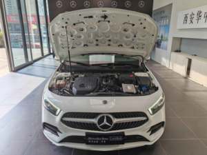 Meilleure vente voiture familiale 4 portes 5 sièges berline prix bon marché véhicules à essence B-en-z A200L d'<span class=keywords><strong>occasion</strong></span> voiture automobile en Chine d'<span class=keywords><strong>occasion</strong></span> - Product Image 4