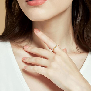 Anillo de media eternidad de compromiso y boda de moda con moissanita VVS GRA de corte brillante y engaste de canal, chapado en oro de 14K, joyería fina al por mayor - Product Image 2