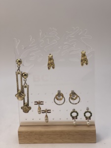 Hot Sales Handcrafted Oak <b>Earring</b> Stand for <b>Horse</b> Shape <b>Earrings</b> Luxe Retail Showcase for Your Jewelry Line - Product Image 5