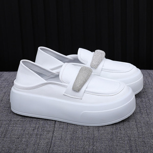 Nuevo estilo de zapatos de mujer a la moda con suela gruesa y pedrería, estilo coreano, versátiles y adecuados para todas las ocasiones. - Product Image 1
