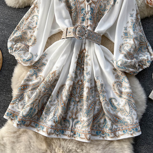 Nouvelles Robes de Mode pour Femmes à Taille Cintrée, en Dentelle Brodée, avec Empiècements et Fermeture Simple à Boutons, Ornées de Boucles en Bois - Product Image 6