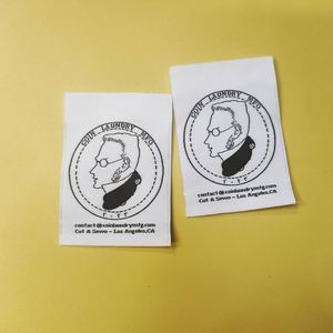 Étiquettes tissées en satin pour vêtements, personnalisées avec logo, en polyester, pliées au centre, pour l'entretien des vêtements, haute densité, pour manches de T-shirt - Product Image 2