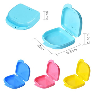 Estuche de Plástico Blanco y Azul para Retenedor Dental con Logotipo Personalizado, Soporte para Alineadores Ortodónticos y Protector Bucal - Product Image 1