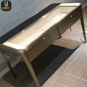 Table de négociation commerciale LIANYI, table d'exposition de bijoux sur mesure, comptoir d'exposition de sacs à main et de portefeuilles - Product Image 4