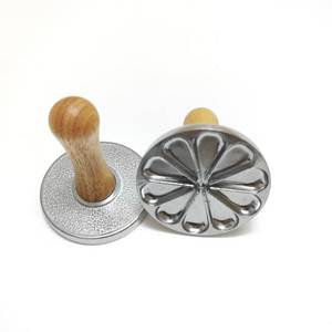 Moule à biscuits et à gâteaux en alliage d'aluminium à bords arrondis, dispositif de gaufrage, découpeur de gâteaux, outils de pâtisserie, marteau à poudre avec manche en bois - Product Image 4
