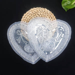 Benutzer definierte Großhandel weiß gestickte aufgenähte Spitze Chenille Patches mit Pailletten Perlen <span class=keywords><strong>Patch</strong></span> <span class=keywords><strong>Feminist</strong></span> für Frau Kleidung Brautkleid - Product Image 4