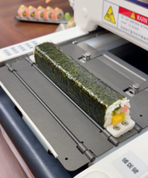 Machine entièrement automatique de formage et de découpe de sushis, machine à faire des sushis ronds et carrés au saumon, machine à découper les makis pour restaurant de sushis