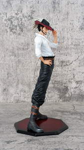 Ones Pieces nuevo estilo <span class=keywords><strong>de</strong></span> alta calidad Dracule <span class=keywords><strong>Mihawk</strong></span> capa blanca <span class=keywords><strong>figura</strong></span> <span class=keywords><strong>de</strong></span> acción muñeca coleccionable regalo al por mayor - Product Image 5