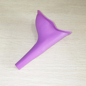 Urinoir pour les soins des parties intimes des femmes, urinoir sur pied pour une utilisation d'urgence en milieu sauvage. - Product Image 3