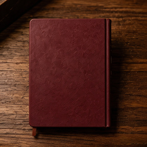Diario di Lusso in Pelle PU Bordeaux con Foglia d'Oro e Rosa, Agenda Vintage Premium per Viaggiatori - Product Image 4