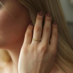 Nouvelle bague <span class=keywords><strong>de</strong></span> nom personnalisée en acier inoxydable plaqué or bague <span class=keywords><strong>de</strong></span> lettre personnalisée cadeau d'anniversaire <span class=keywords><strong>de</strong></span> Noë<span class=keywords><strong>l</strong></span> pour les amoureux et les amis - Product Image 1