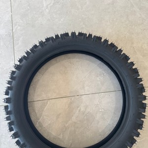 Offerta Speciale: Pneumatico per Moto Fuoristrada 100/90-18 Nuovo di Zecca, Alta Qualità, Resistente all'Usura e Antiscivolo - Product Image 2
