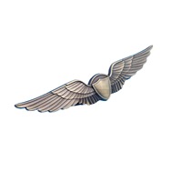 Épingle à revers en forme d'aile d'aigle en relief 3D, uniforme de pilote de service aérien, badge en métal pour aile, emblème de capitaine de compagnie aérienne, broche de vol, badge