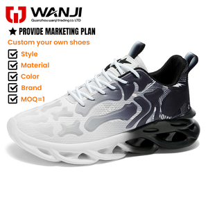 أحذية رياضية خفيفة الوزن للشباب بنعل سميك وتصميم عصري للركض والسياحة - Product Image 1