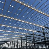 Structure en acier robuste et résistante pour atelier et entrepôt, avec services de soudage et de découpe pour les environnements industriels