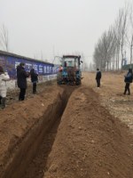 Machine à creuser des fossés de type chaîne Dolphin Farm Equipment, trancheuse pour tracteur avec moteur, longue durée de vie