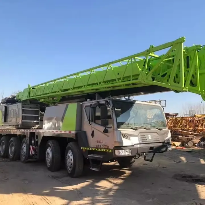 Zoomlion 70Ton 중국산 중고 트럭 크레인 QY70K 좋고 깨끗한 상태