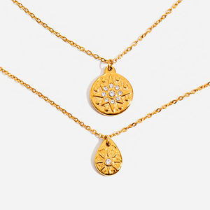 Collier en acier inoxydable plaqué or 18 carats, motif tournesol, pendentif goutte d'eau en diamant blanc, à porter au quotidien - Product Image 1