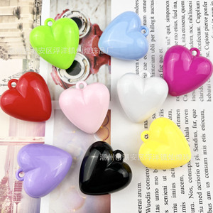Pendentif en acrylique en forme de cœur, couleur unie, accessoire de bijoux DIY pour la Saint-Valentin, moulage par injection, fabriqué à Chaozhou - Product Image 2
