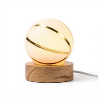 Lampe de nuit LED Globe de basketball, lampe de bureau ronde gravée au laser 3D, lumière blanche chaude, décoration de chambre