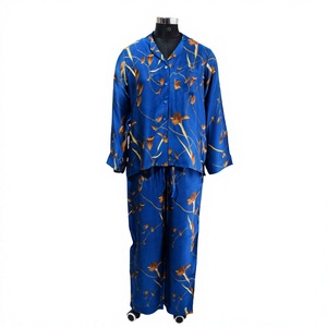 Conjunto de ropa de dormir de satén elegante de lujo para mujer, conjunto de pijamas con estampado de tela suave, hermoso patrón, tamaños personalizables, Primavera/Verano - Product Image 3