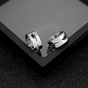 Simple Niche Design Stainless Steel Geometric Lightning Shaped Ring Hollowed Out Personalized Unisex's Rings Wholesale Jewelry - Product Image 4