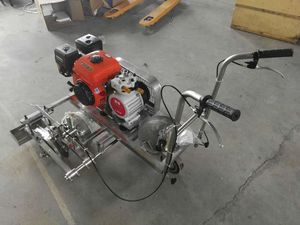 Fornitura Specializzata di Macchine per la Marcatura di Piste e Macchine per la Marcatura di Campi Sportivi in Plastica Utilizzate per la Segnaletica Stradale - Product Image 3