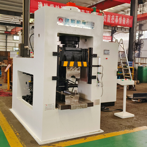 Presse hydraulique à double station de haute précision ODM à haut rendement 160T+100T pour le forgeage de boulons et d'écrous, <span class=keywords><strong>prix</strong></span> compétitif - Product Image 2