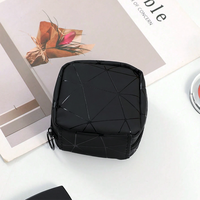 Pochette de maquillage professionnelle personnalisée noire matelassée, mini trousse à cosmétiques bouffante, étui de voyage avec fermeture éclair circulaire