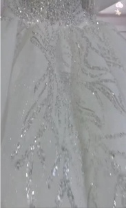 <span class=keywords><strong>Robe</strong></span> <span class=keywords><strong>de</strong></span> <span class=keywords><strong>mariée</strong></span> <span class=keywords><strong>de</strong></span> <span class=keywords><strong>luxe</strong></span> à épaules dénudées, style illusion, ornée <span class=keywords><strong>de</strong></span> perles et <span class=keywords><strong>de</strong></span> sequins, coupe princesse avec traîne cathédrale – Collection Afrique, Offre Spéciale - Product Image 3