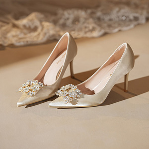 <span class=keywords><strong>รองเท้า</strong></span>ส้นสูงแบบส้นเข็มไมโครไฟเบอร์ปี 2026 สำหรับผู้หญิง ปลายแหลมปิดหัวเท้า สีเบจนู้ด <span class=keywords><strong>รองเท้า</strong></span>แต่งงานแบบหุ้มข้อสูง แฟชั่น - Product Image 4