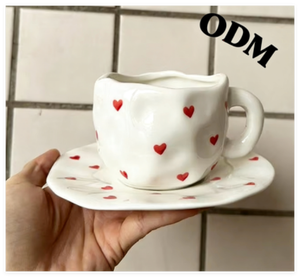 Novedoso Juego de <span class=keywords><strong>Taza</strong></span> y Platillo de Porcelana Creativa, Diseño de Corazón Irregular Pintado a Mano, Bonita <span class=keywords><strong>Taza</strong></span> de Agua con Asa para Té, Regalo de San Valentín - Product Image 1