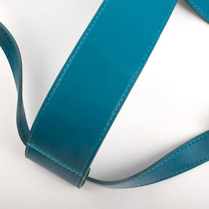 Baju anjing desain baru, baju anjing kulit PU tanpa tarik dengan logo kustom dan gesper logam untuk anjing - Product Image 6