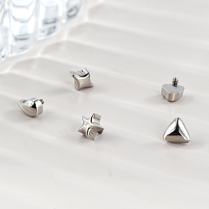 ASTM F136 Titane Fileté Coeur Top End pour Tragus Helix Cartilage Nez Stud Ring <span class=keywords><strong>Piercing</strong></span> - Product Image 2