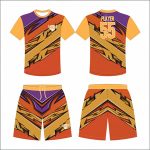 2025 T-shirt maillot de football rétro personnalisé pour hommes uniforme de football sportif avec style d'ensemble de sublimation - Product Image 1