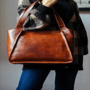 Faux <b>Leather</b> Fashion Women's Tote Shoulder <b>Bag</b> Tassel Ornament Double Shoulder Straps <b>Soft</b> Zip Closure Design Daily Use Shopping - Product Image 3