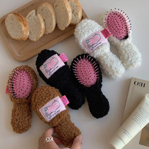 Peigne à coussin d'air en poils d'agneau pour fille mignonne Mini peigne de massage portable avec cœur Peigne de maquillage antistatique et moelleux - Product Image 3