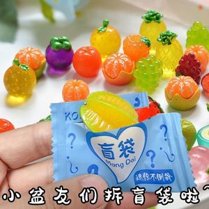 Venta al por mayor color transparente Kawaii Kiki conejo de alta calidad que brilla en la oscuridad dibujos animados simulados lindo juguete bolsa ciega bolsa misteriosa - Product Image 3