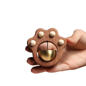 Campanilla de puerta con forma de pata de gato de madera maciza, creativa, directa de fábrica, bonita, magnética, ecológica, moderna, para pared, para aniversario - Product Image 1