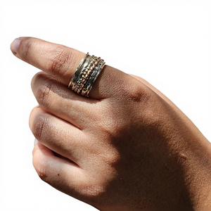 Anillo de cuatro bandas giratorias en cobre latón plateado para bodas, aniversarios y fiestas - Product Image 1