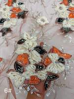 Tissu en dentelle à fleurs 3D élégant avec sequins, tissu en tulle brodé de perles lourdes et de motifs floraux pour robe de haute couture
