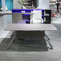 Bureau de direction moderne de luxe, table de direction haut de gamme en MDF E1, pieds en fer robustes, poste de travail stable pour le patron