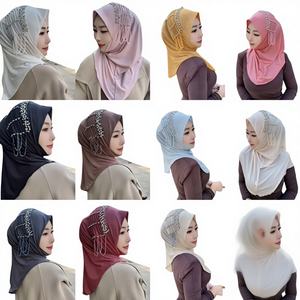 Nouveau hijab musulman pour femmes Star <span class=keywords><strong>Amoy</strong></span>, en laine, doux, fait à la main, plissé, avec pompon, col roulé, tendance, simple, joker, carré, moyen - Product Image 2